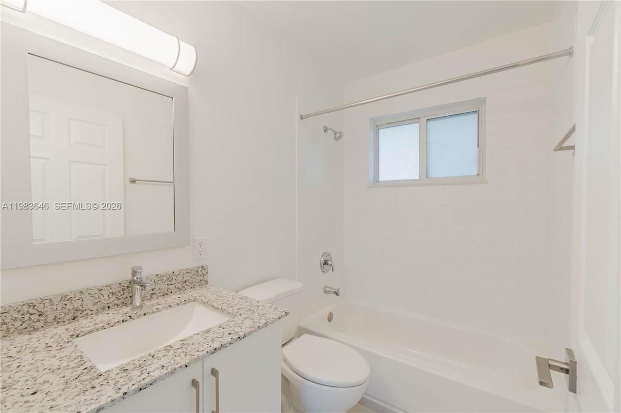 2970 Sw 38th Ct #006 - Photo 3 of 12