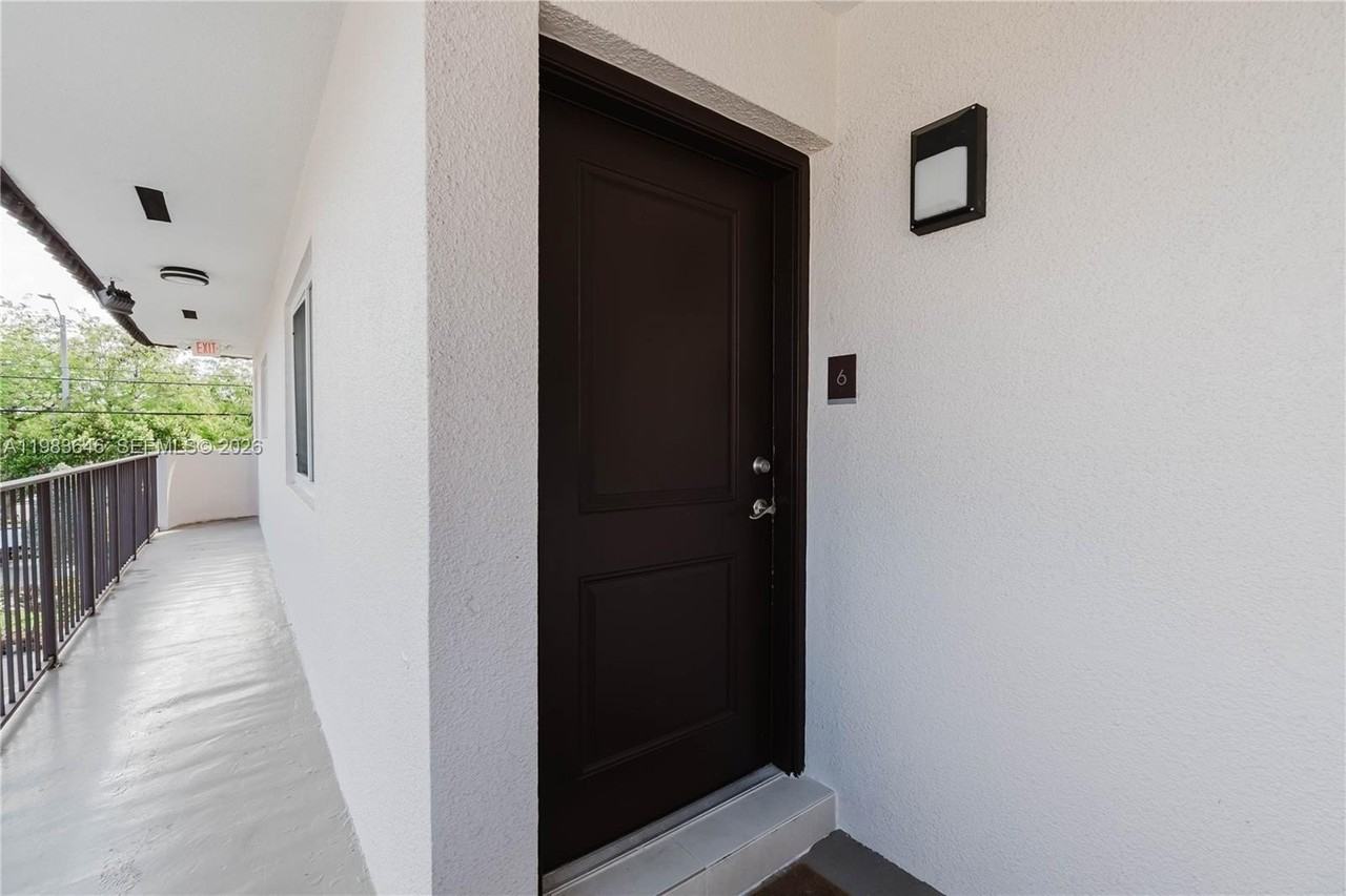 2970 Sw 38th Ct #006 - Photo 5 of 12
