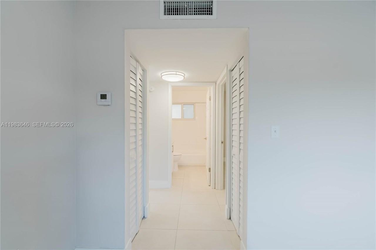 2970 Sw 38th Ct #006 - Photo 6 of 12