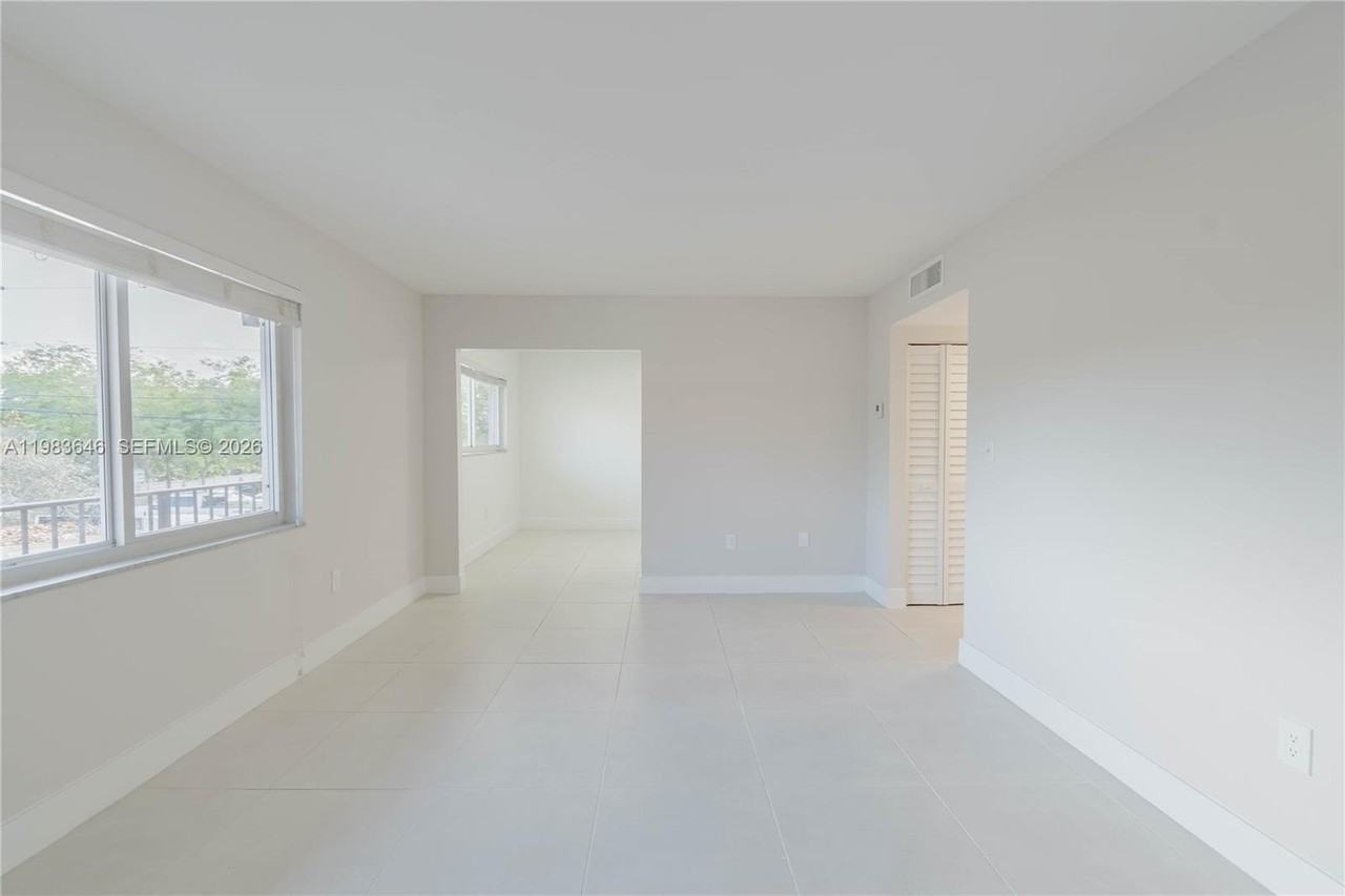 2970 Sw 38th Ct #006 - Photo 7 of 12