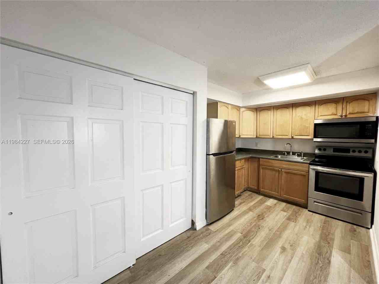 65 Ne 59th St #2 - Photo 5 of 14
