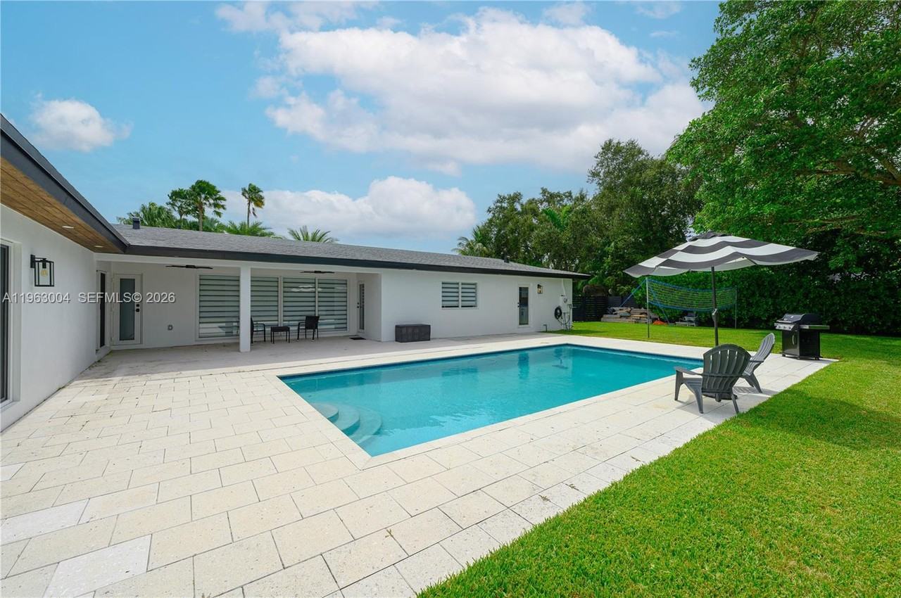 8605 Sw 162nd St #O - Photo 2 of 6