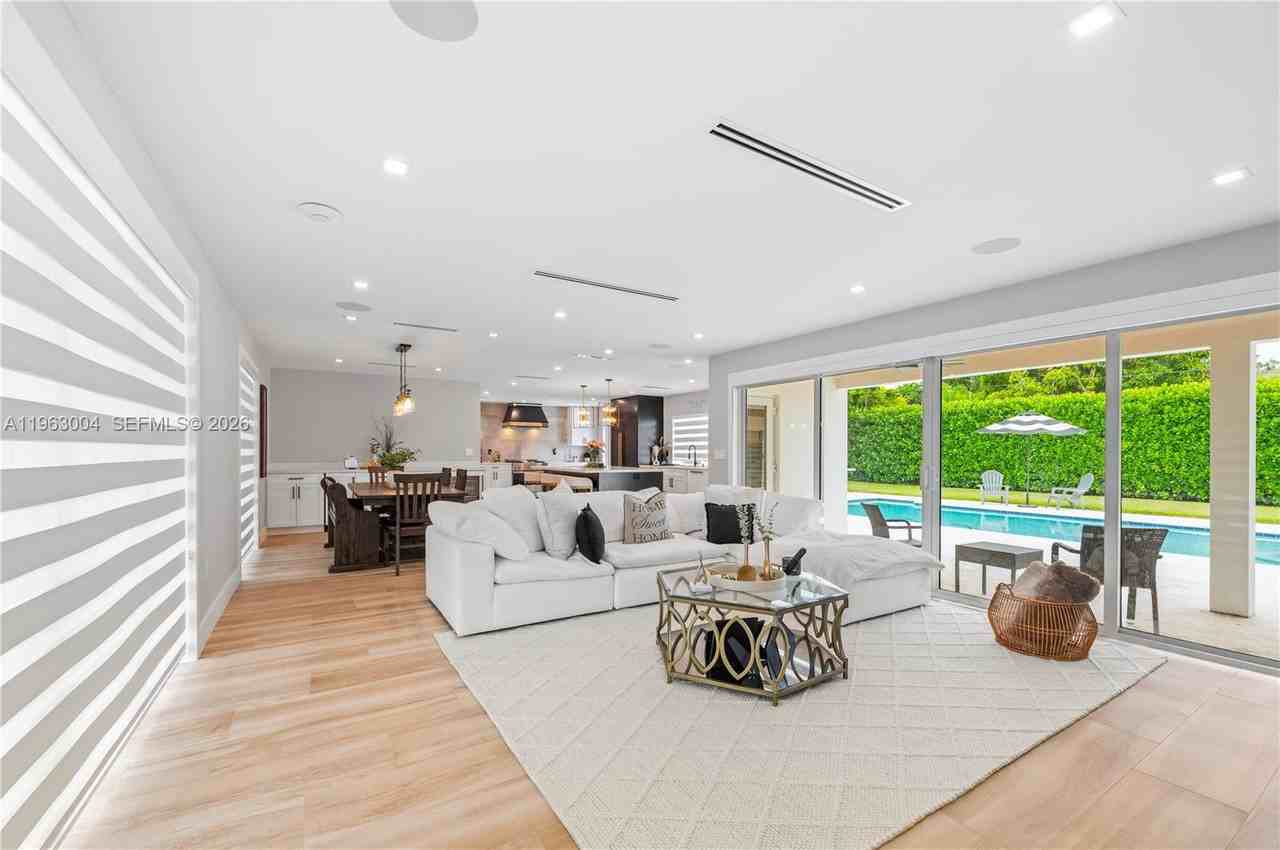 8605 Sw 162nd St #O - Photo 4 of 6