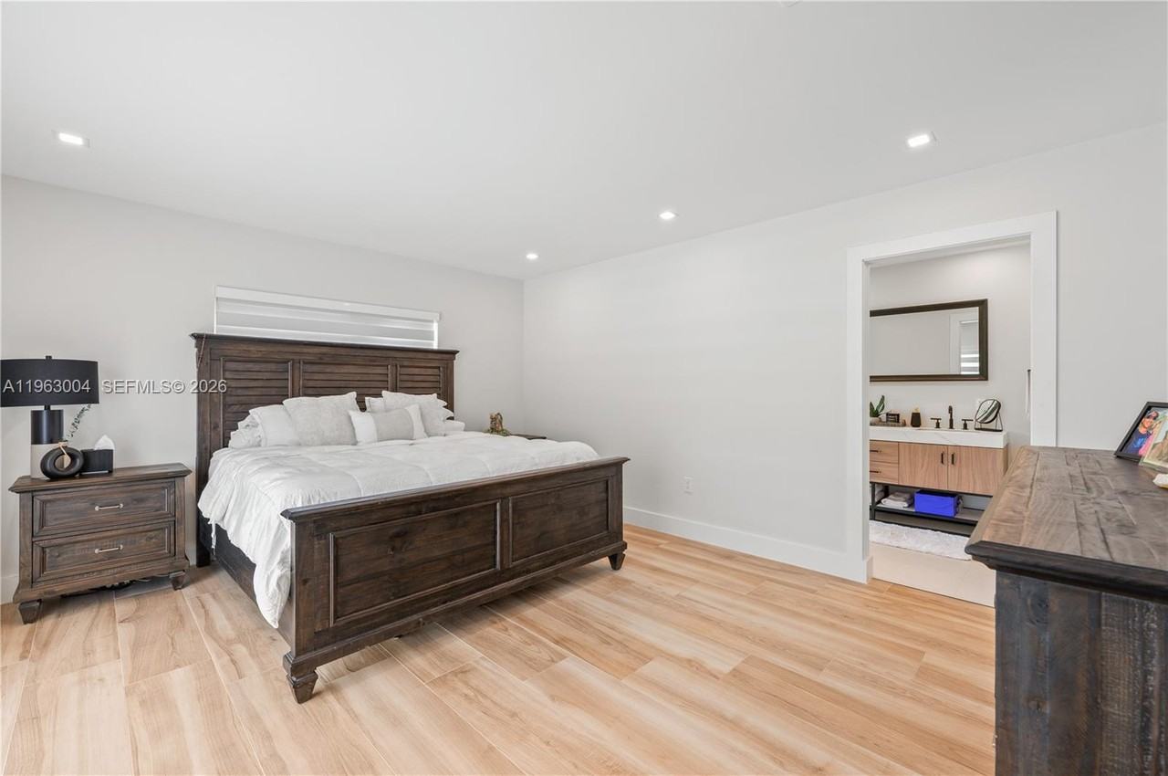 8605 Sw 162nd St #O - Photo 5 of 6