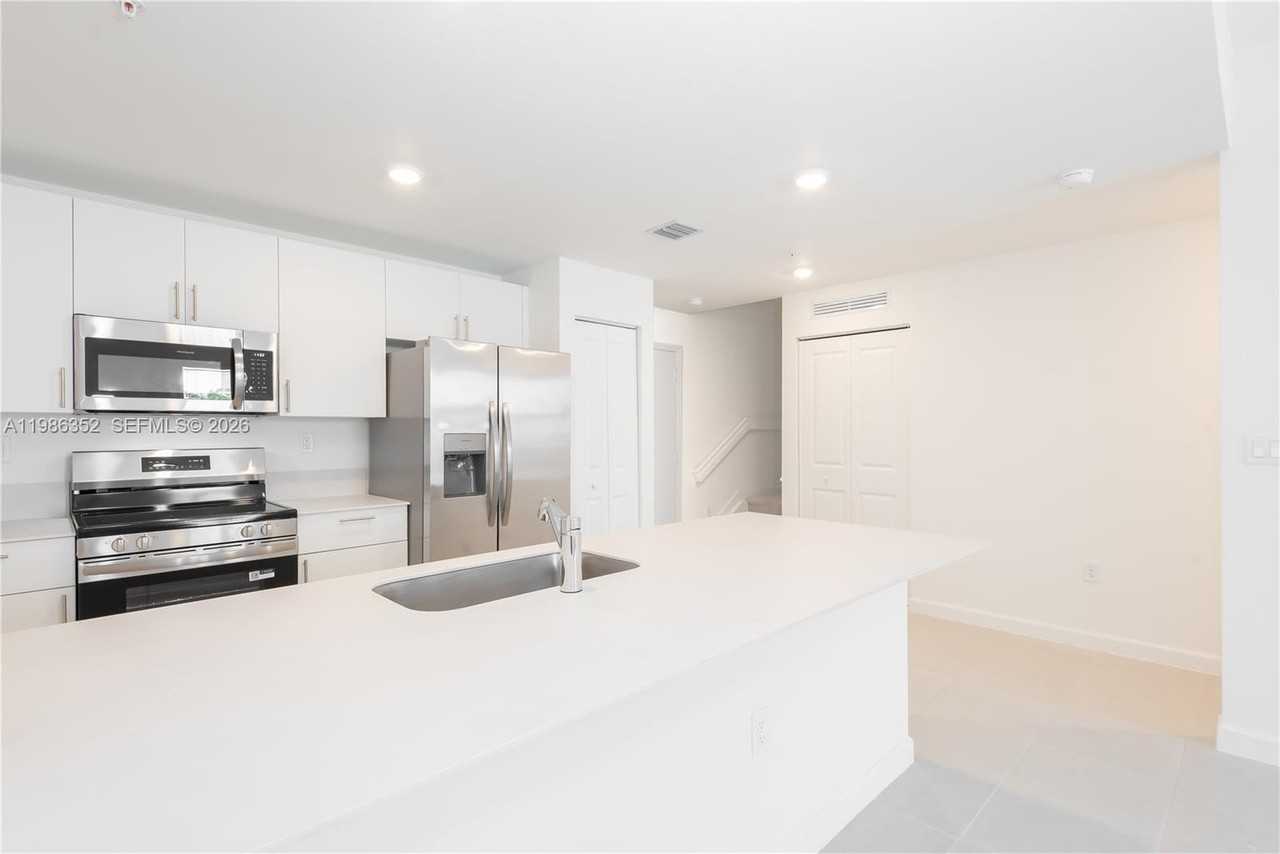 12476 Sw 248th St #8 - Photo 7 of 45