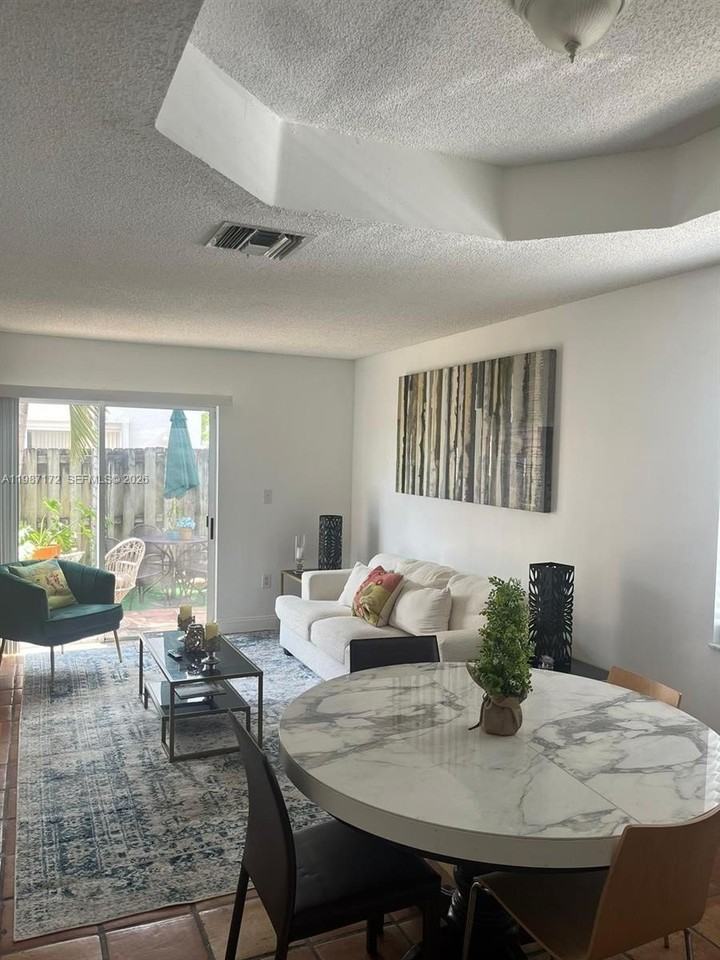 14133 Sw 121st Pl #9 - Photo 5 of 20