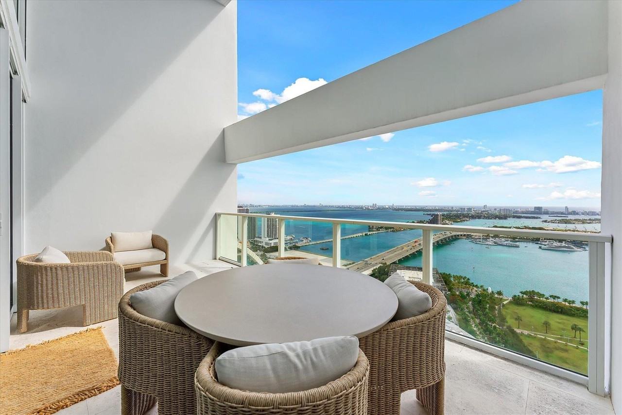 1040 Biscayne Blvd #4002 - Photo 2 of 8