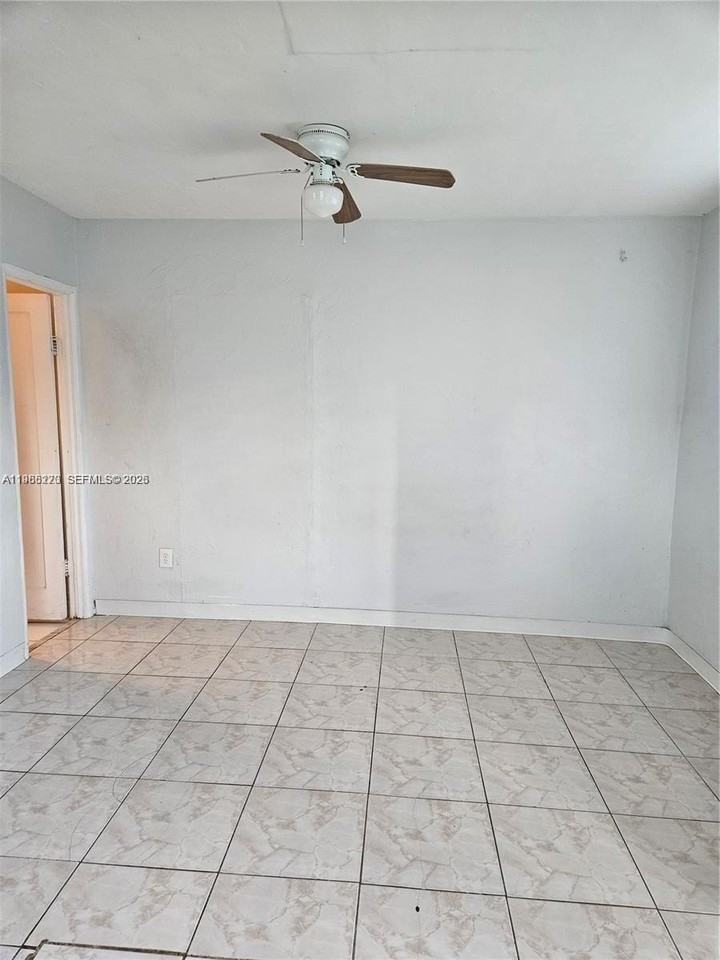 1437 Ne 110th Ter #4 - Photo 6 of 10