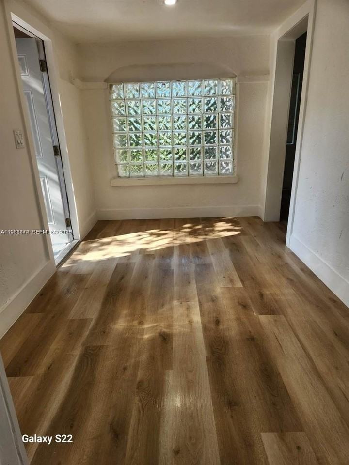 45 Ne 60th St #45 - Photo 2 of 17