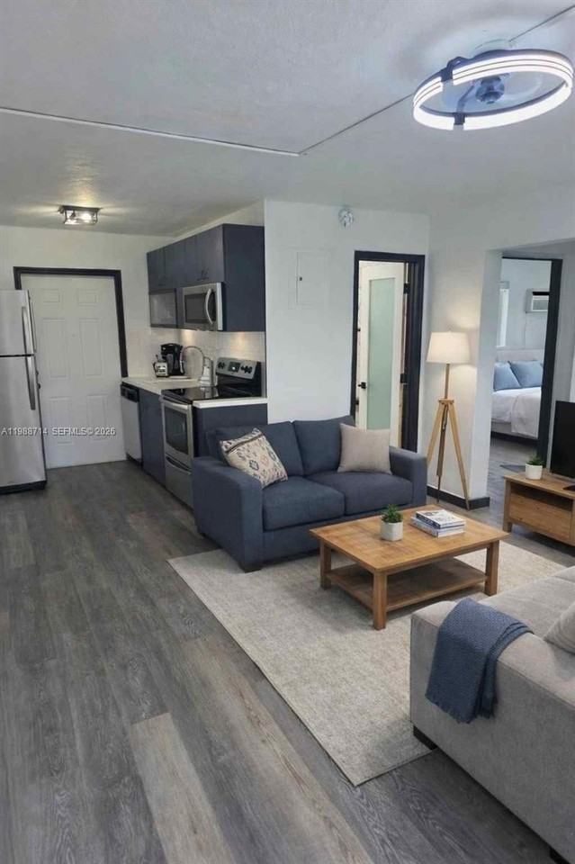 636 Nw 14th Ter #1 - Photo 2 of 9