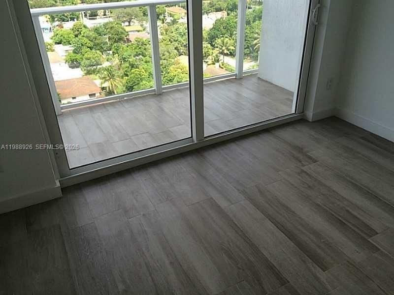 4250 Biscayne Blvd #1414 - Photo 6 of 35