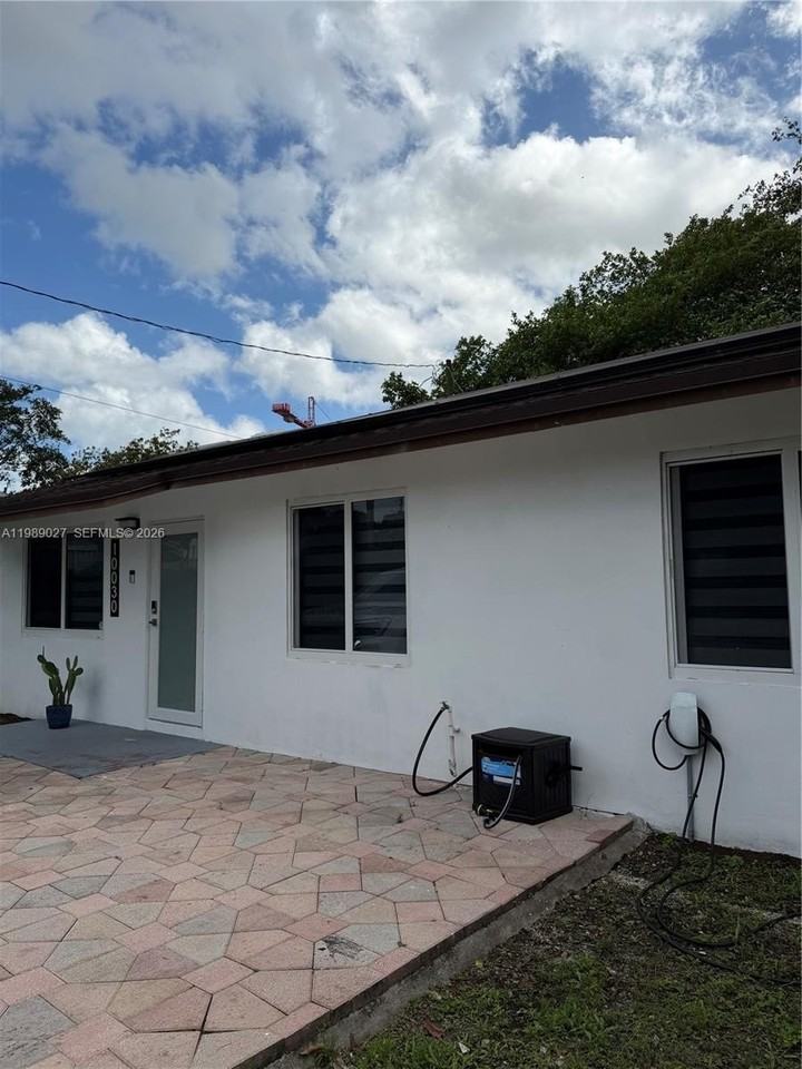10030 W Guava St #10030 - Photo 2 of 8