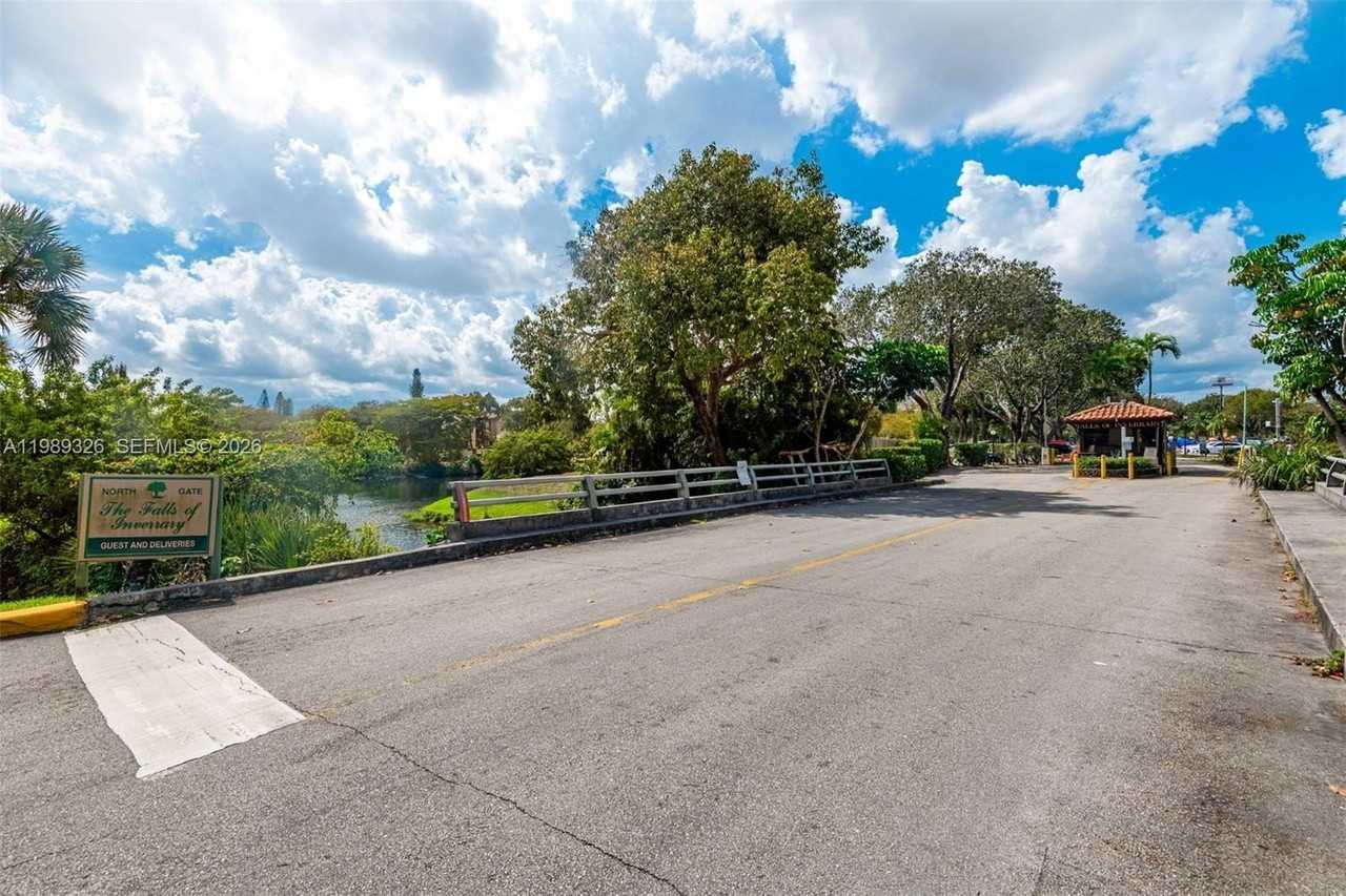 6301 N Falls Circle Dr #213