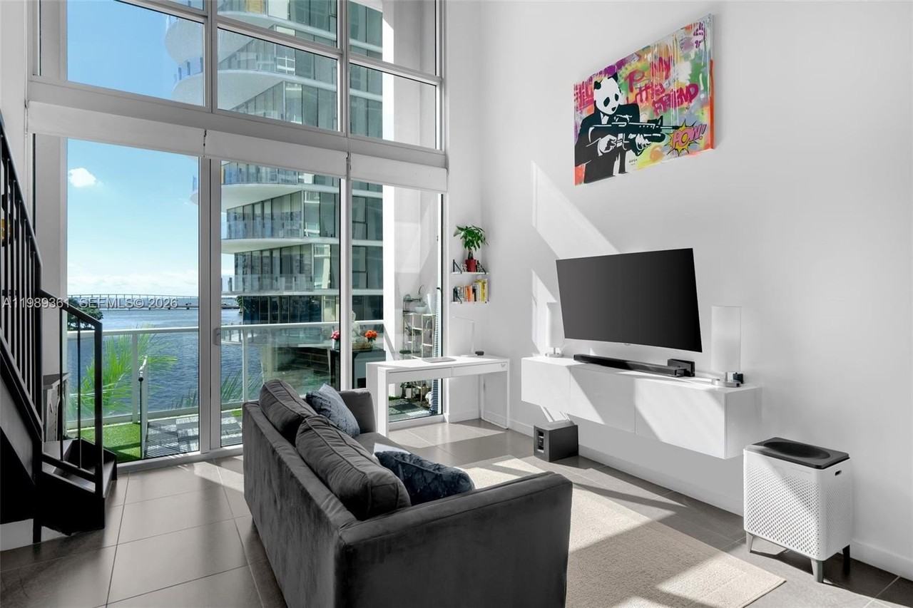 300 S Biscayne Blvd #L410 - Photo 5 of 38