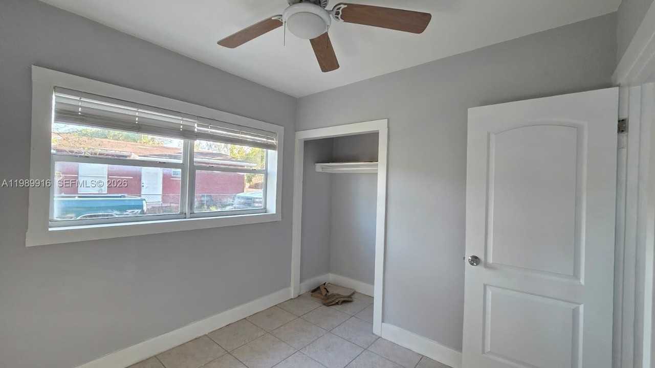 1430 Nw 7th St - Photo 6 of 13