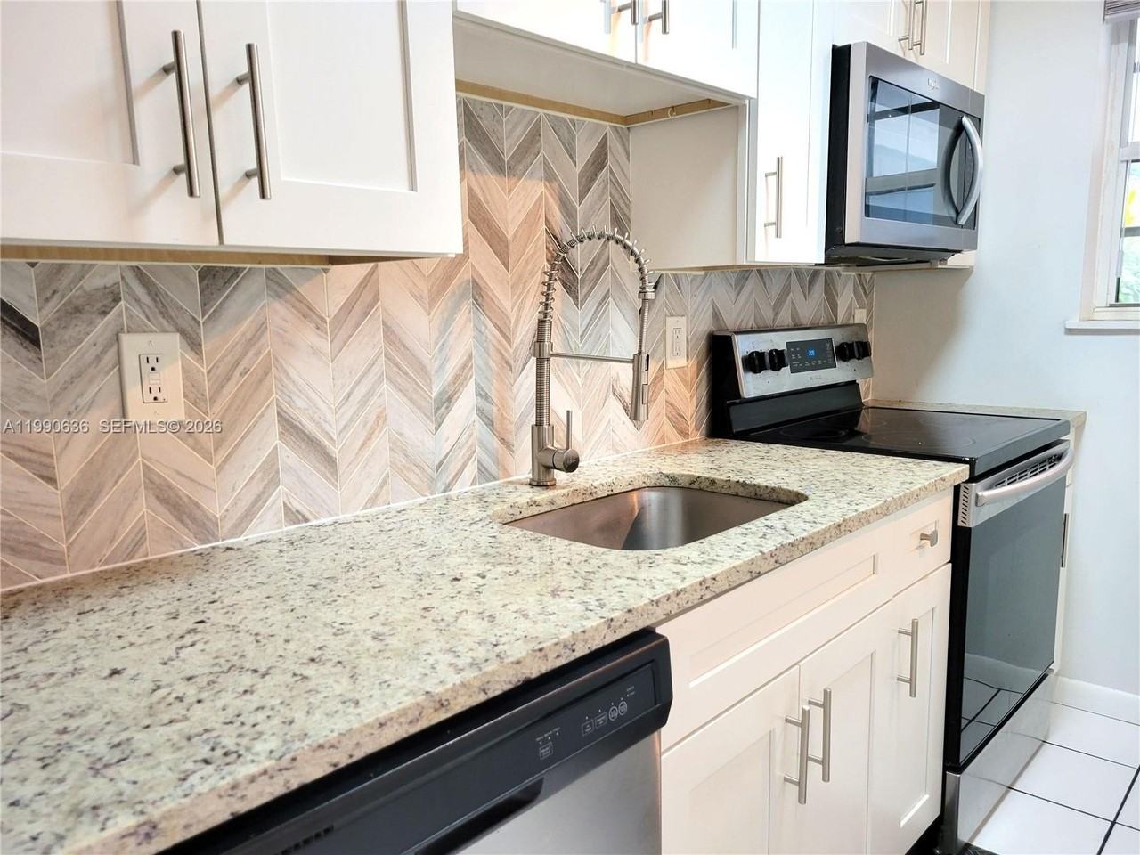 125 Nw 25th St #129 - Photo 5 of 22