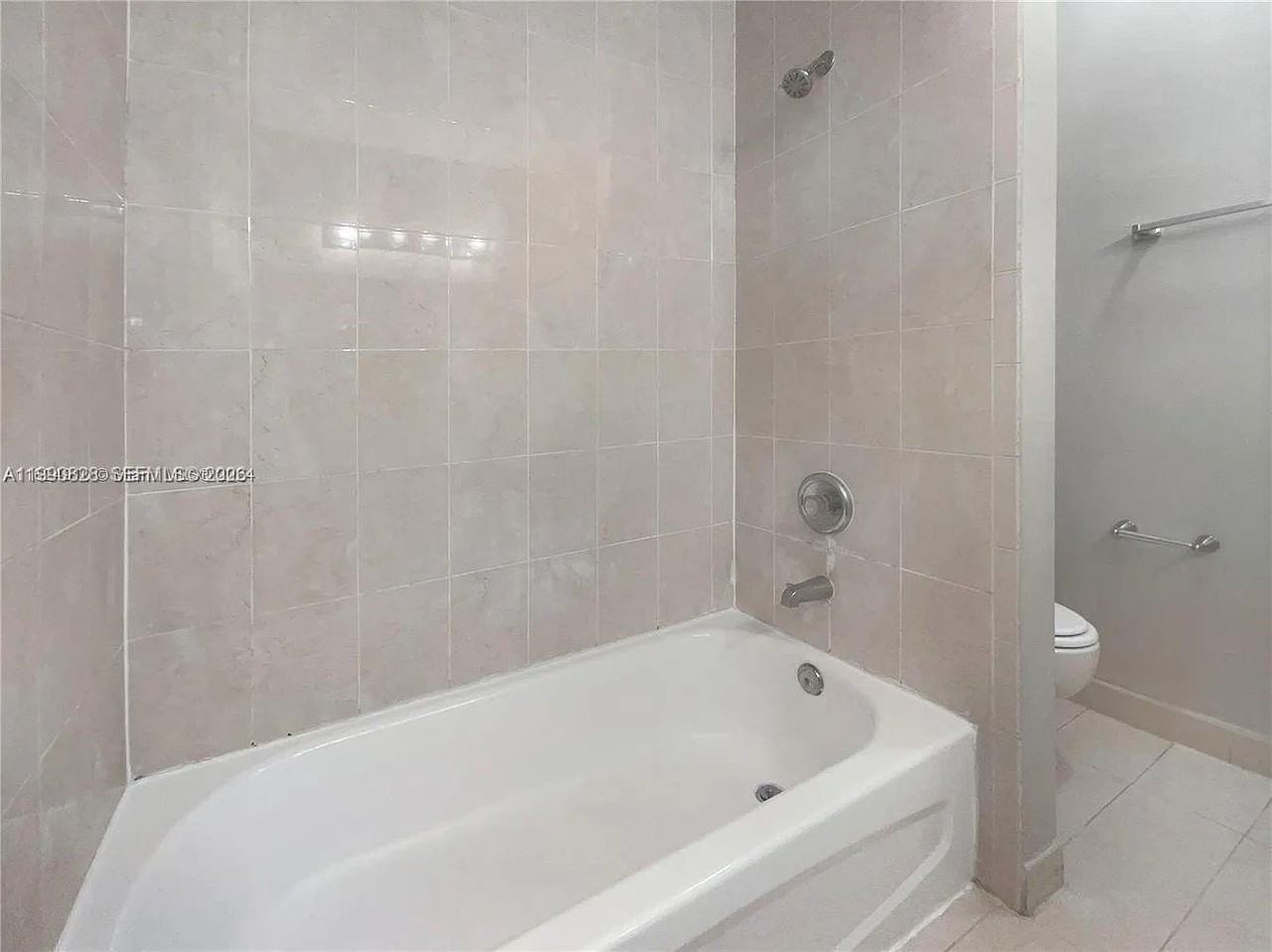 2730 Ne 4th St #205 - Photo 3 of 10