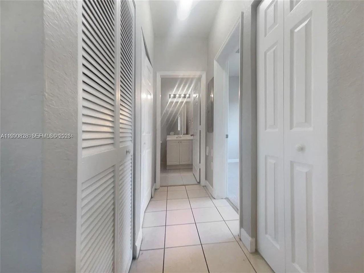 2730 Ne 4th St #205 - Photo 4 of 10