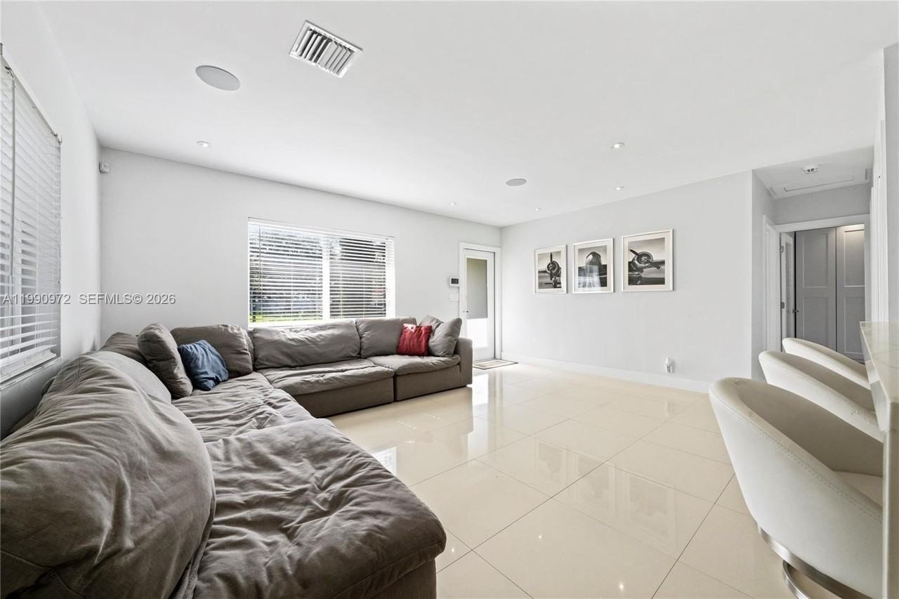 217 E Acre Dr - Photo 6 of 27