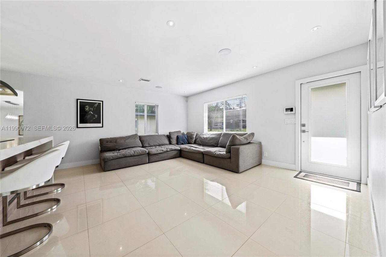 217 E Acre Dr - Photo 7 of 27