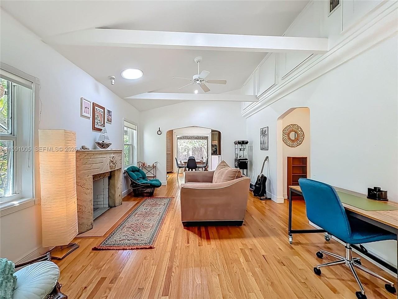 1419 Ne 4th Ct - Photo 4 of 50