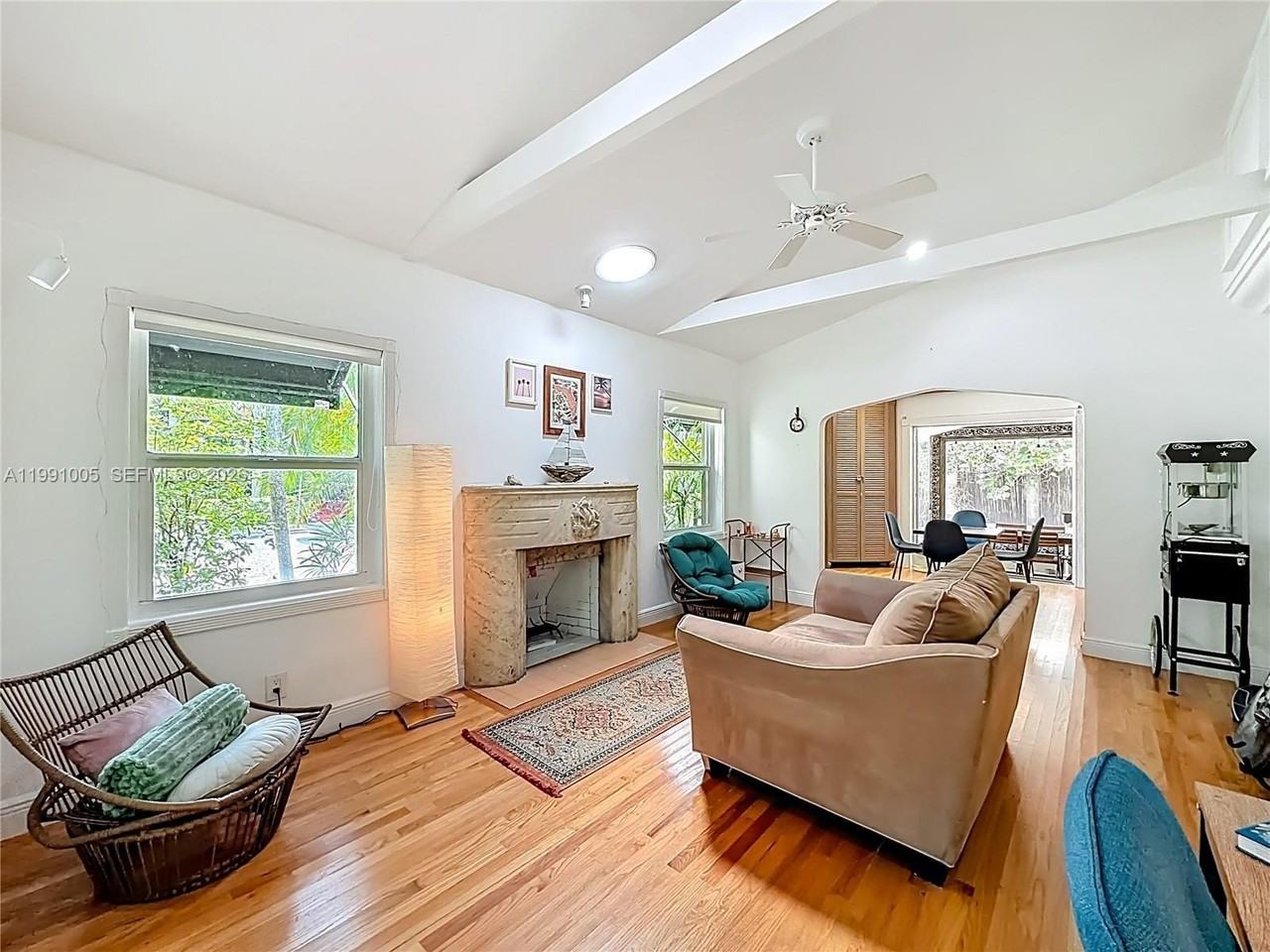 1419 Ne 4th Ct - Photo 5 of 50