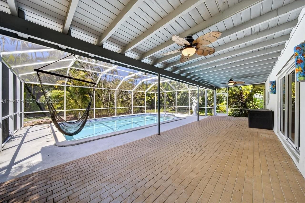 10142 Sw 79th Ave - Photo 4 of 50