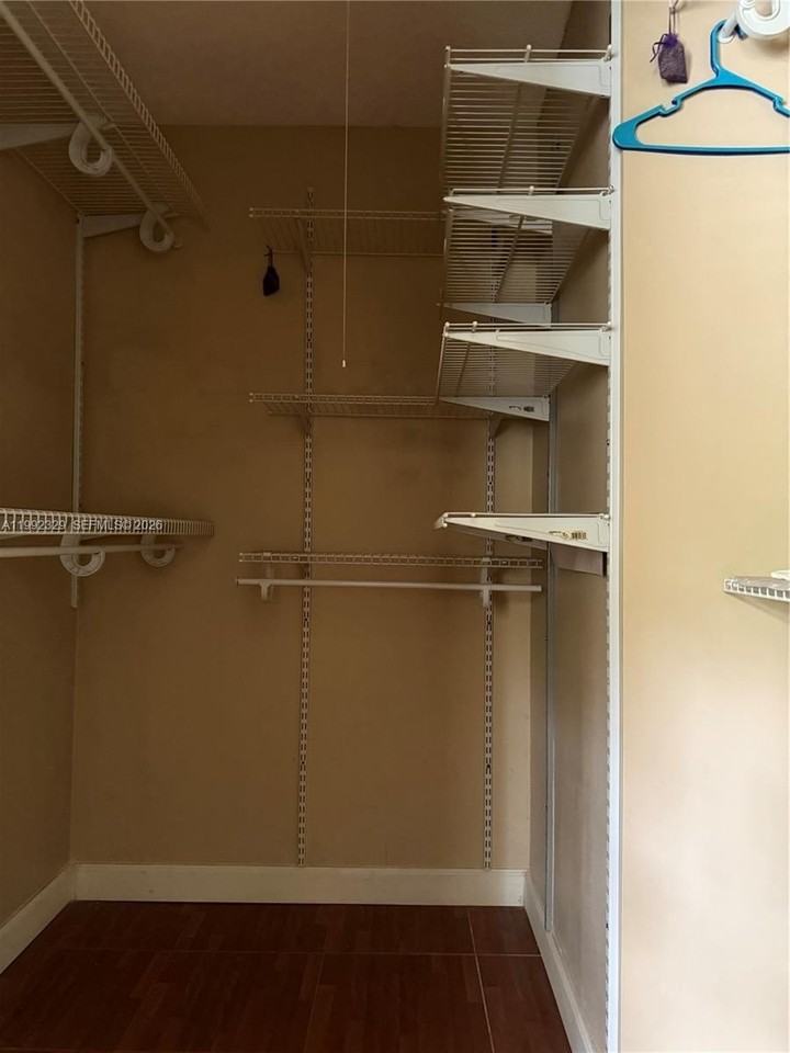 4998 Sw 8th Ct - Photo 6 of 24