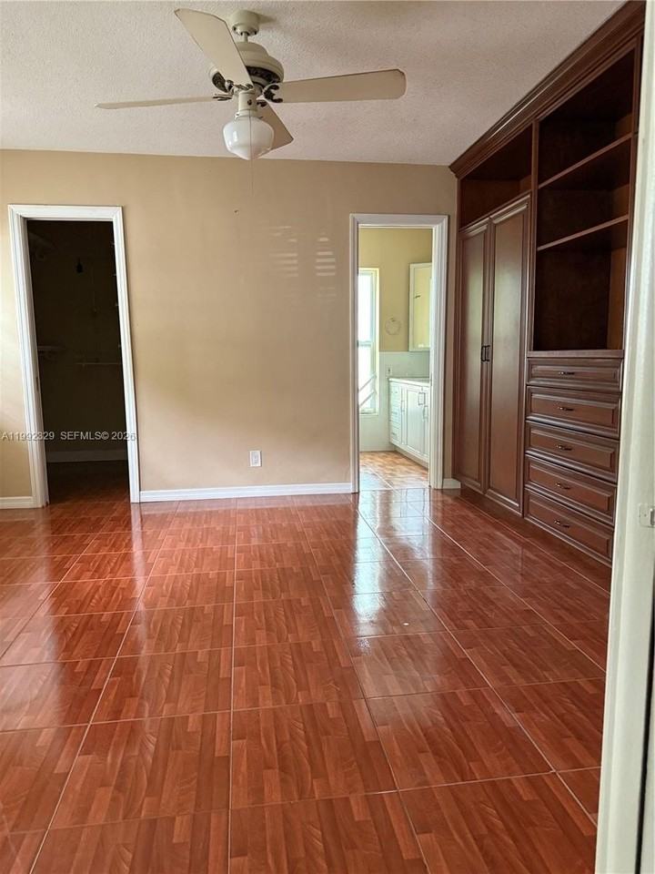 4998 Sw 8th Ct - Photo 7 of 24