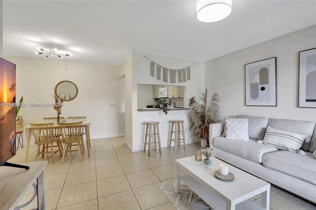 561 Nw 100th Pl #201 - Photo 2 of 28