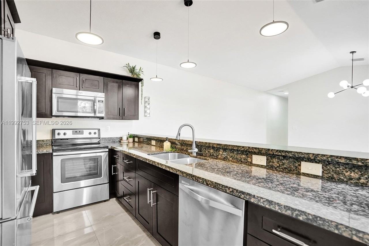 60 Ne 26th St #60 - Photo 2 of 45