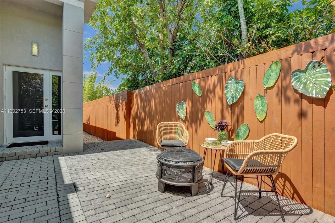 60 Ne 26th St #60 - Photo 3 of 45