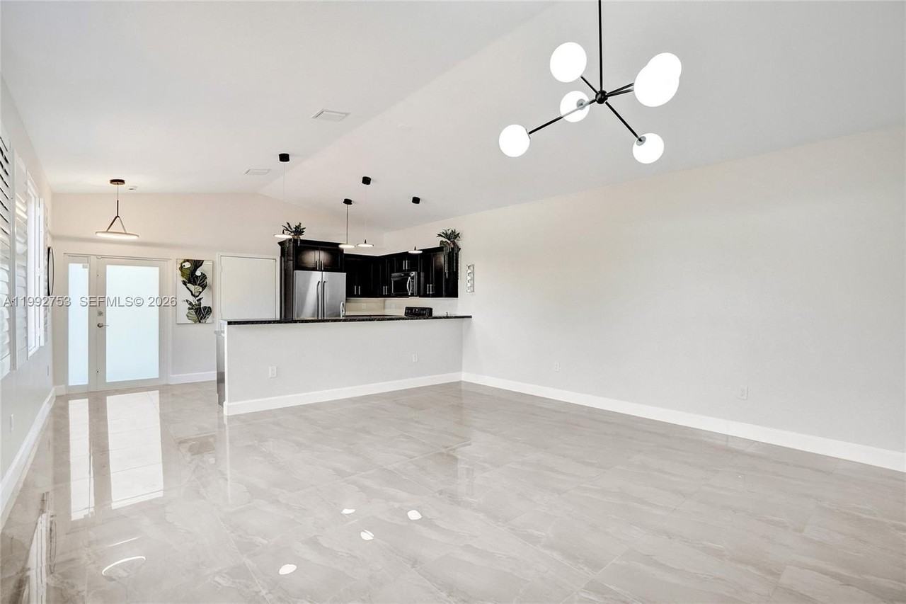 60 Ne 26th St #60 - Photo 5 of 45