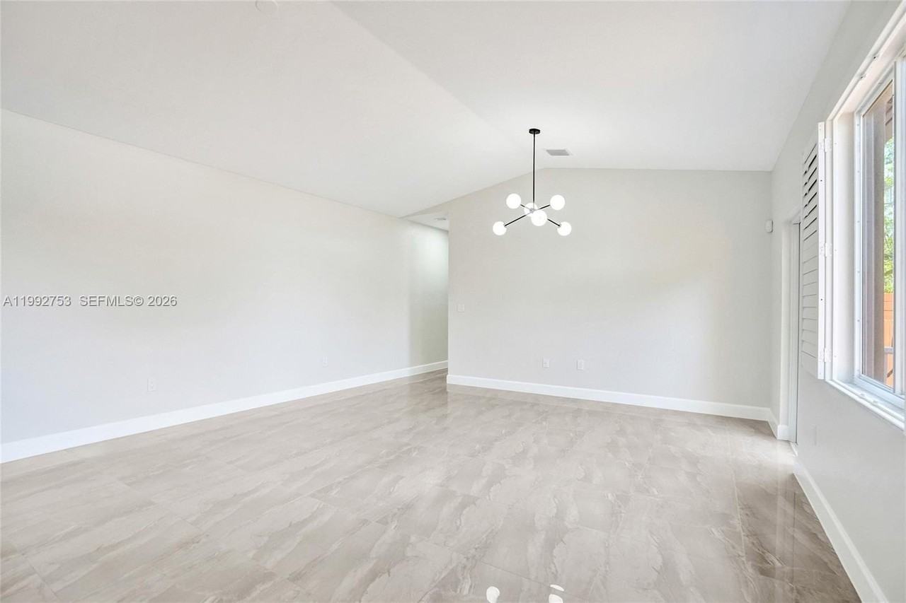 60 Ne 26th St #60 - Photo 7 of 45