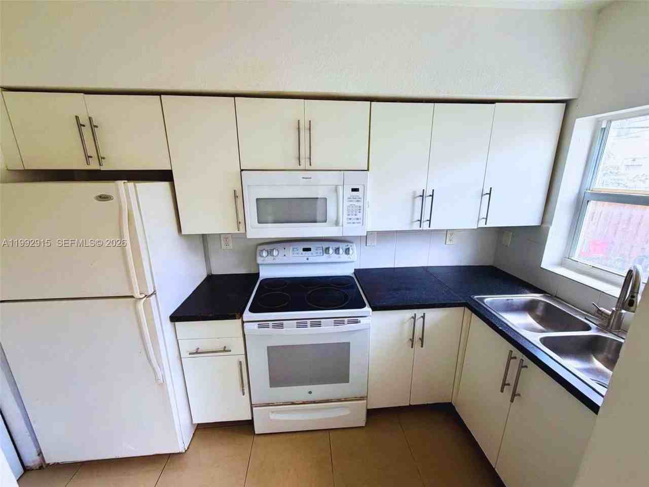 440 Nw 84th Ter #440 - Photo 4 of 23