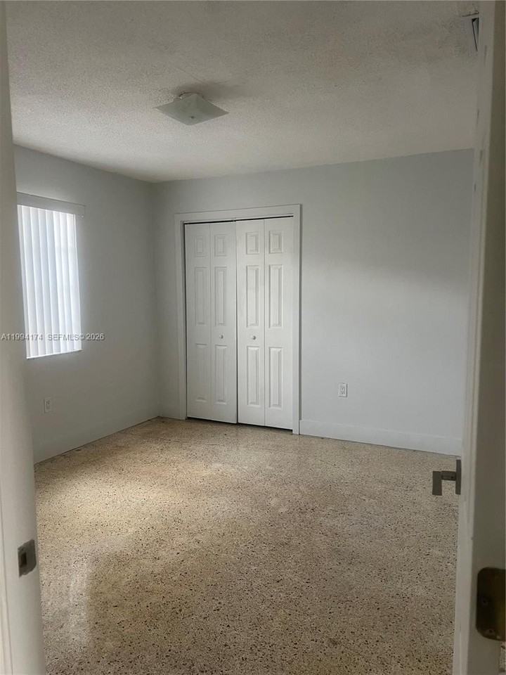 3279 Sw 25th Ter #3279 - Photo 4 of 6
