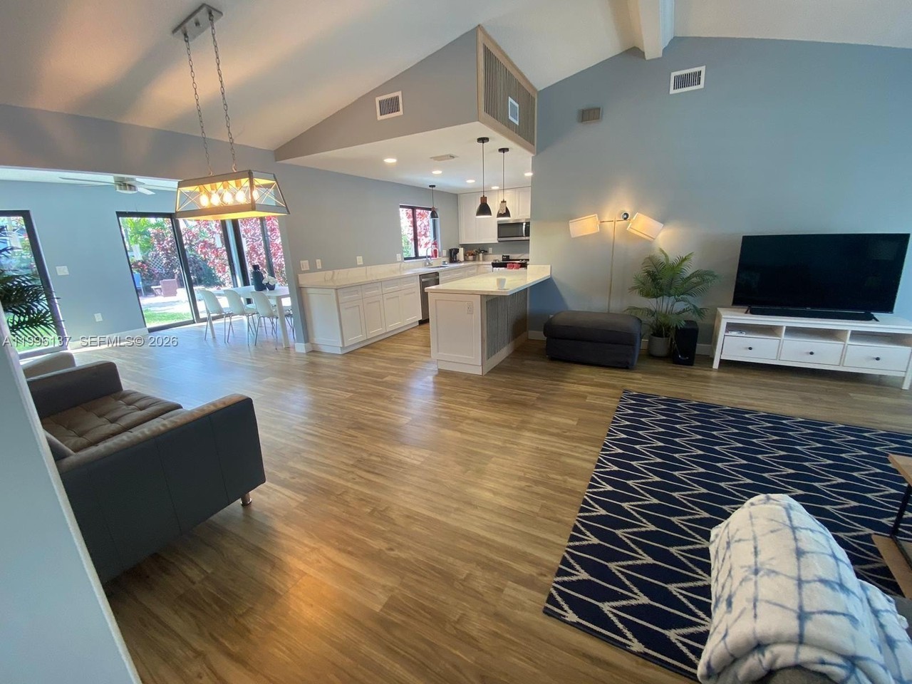 234 Avalon Ave - Photo 3 of 19