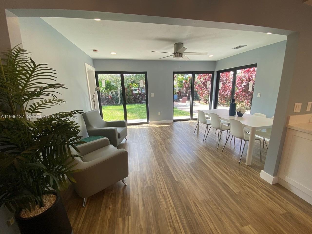 234 Avalon Ave - Photo 4 of 19