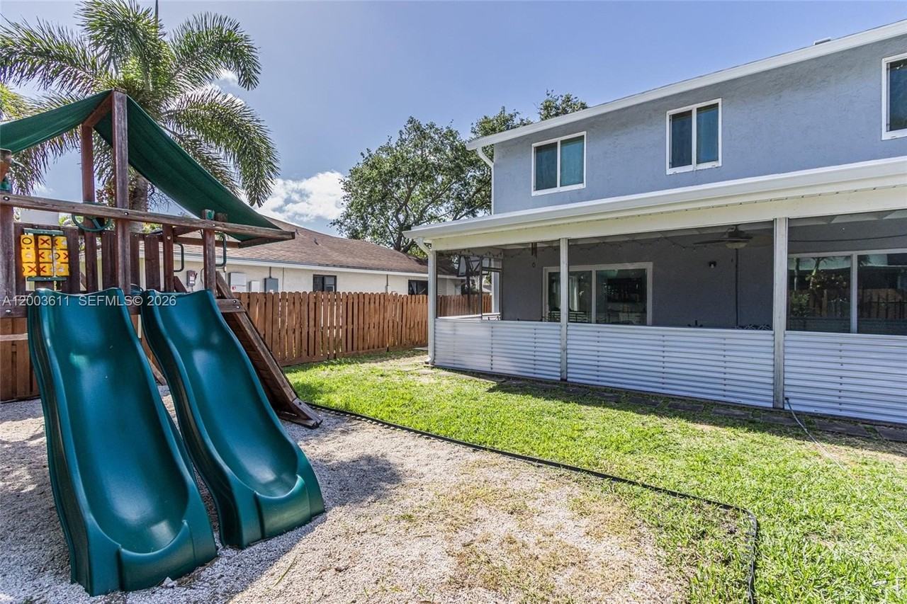 7941 Nw 3rd Pl - Photo 7 of 50