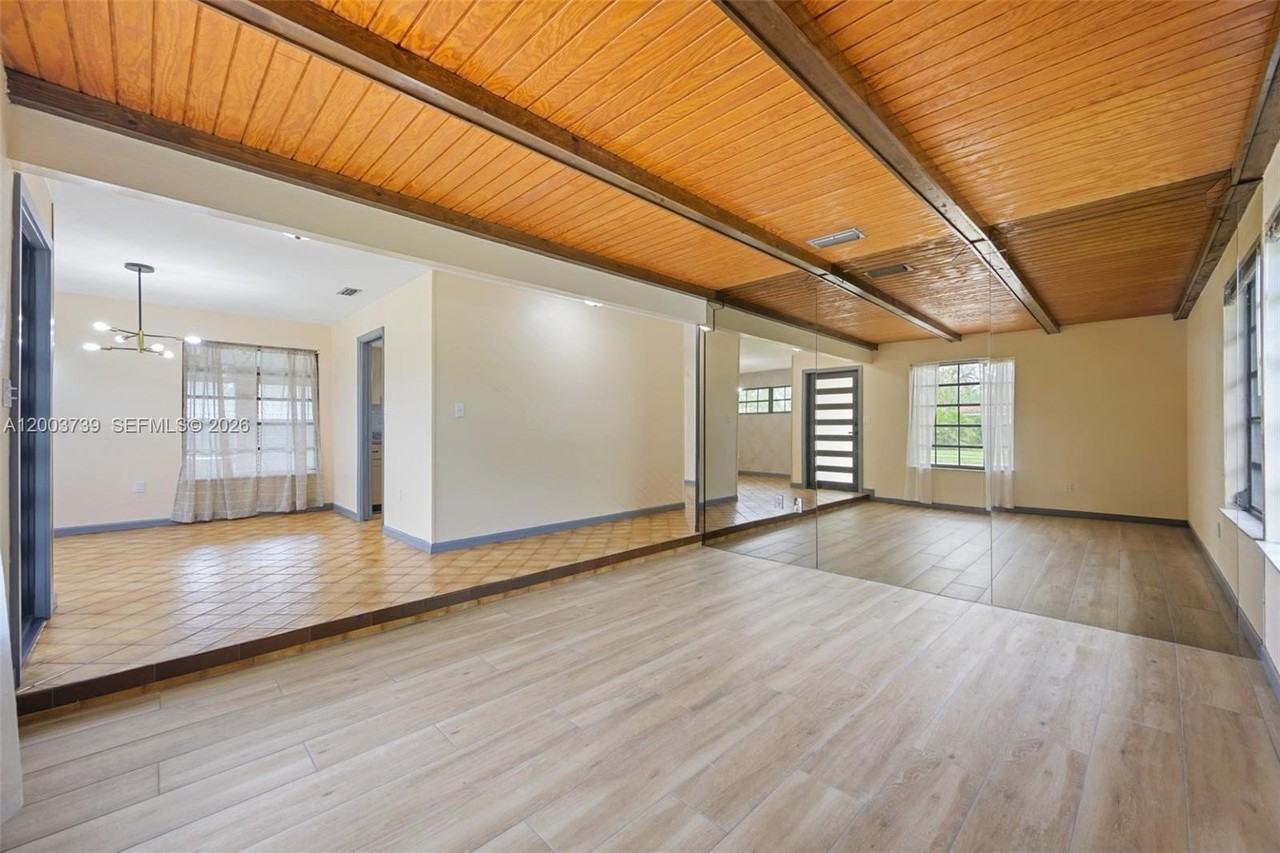 5746 Sw 53rd Ter - Photo 3 of 24