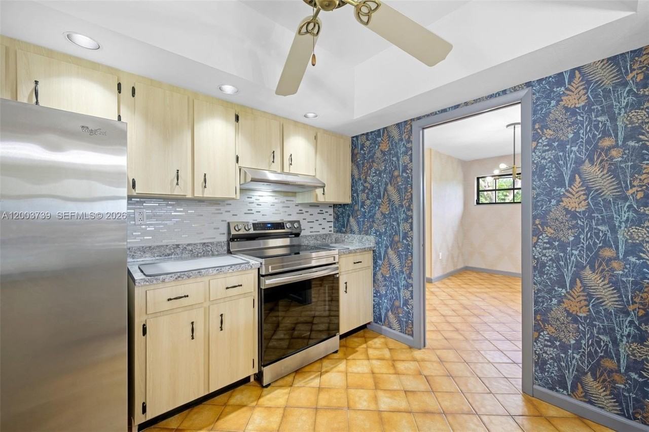 5746 Sw 53rd Ter - Photo 7 of 24