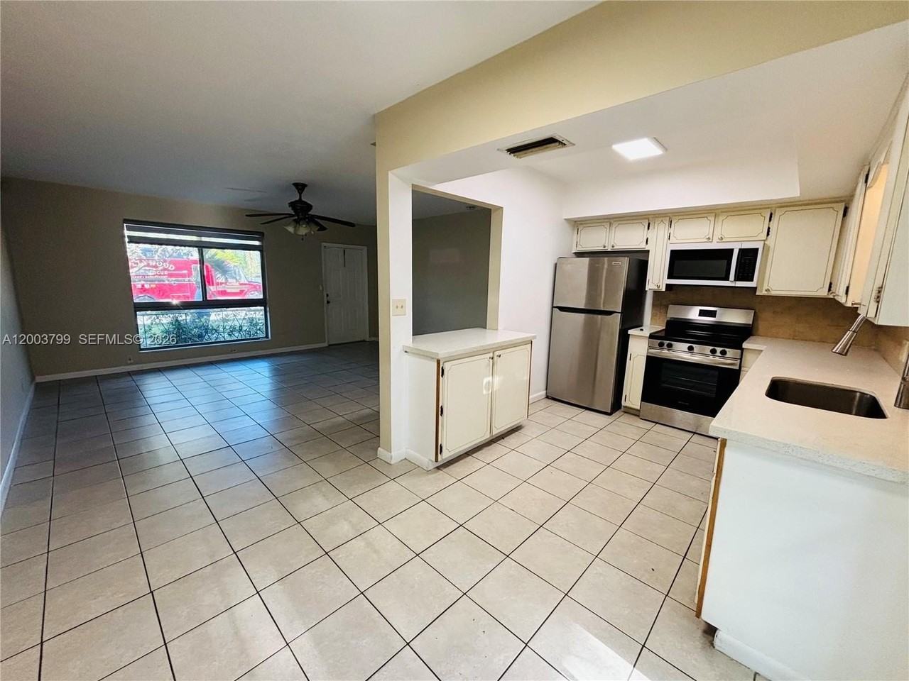 1050 Sw 2nd Ave #1050 - Photo 4 of 10