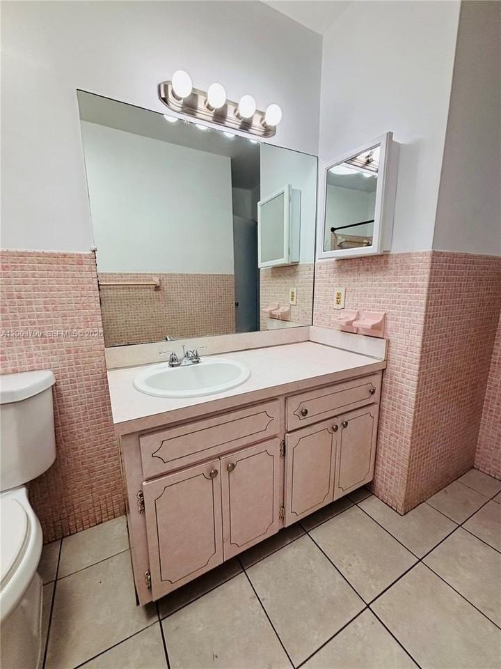 1050 Sw 2nd Ave #1050 - Photo 5 of 10