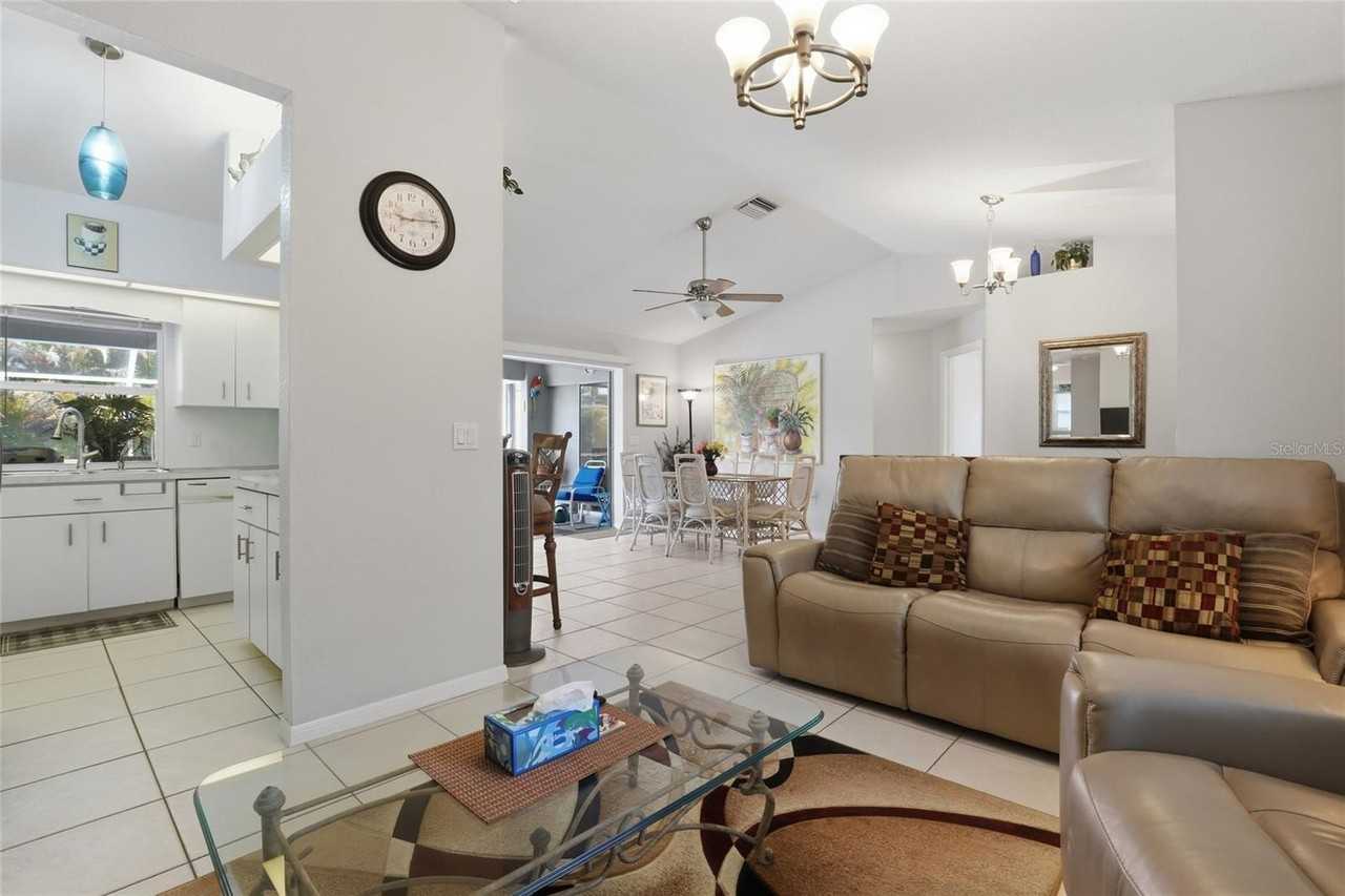 3401 Moravia Ave - Photo 7 of 40