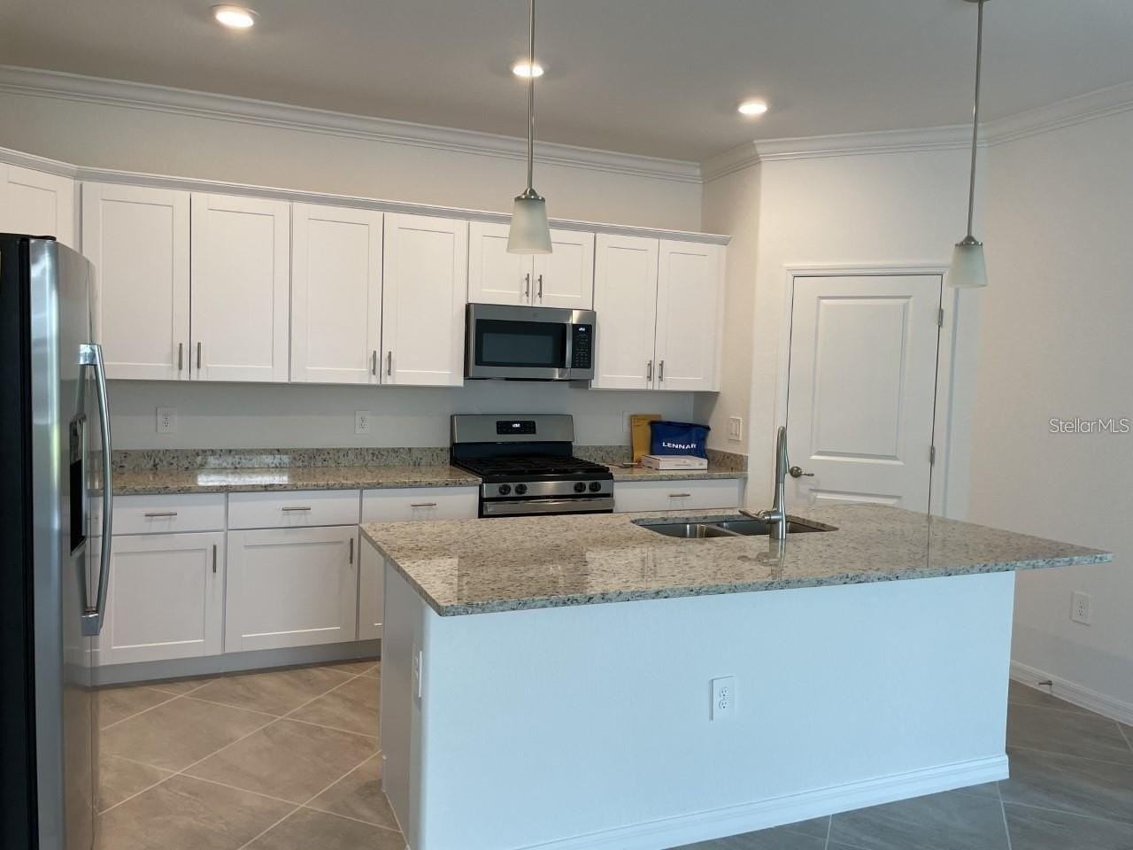 17419 Palmetto Pass Ln - Photo 3 of 24