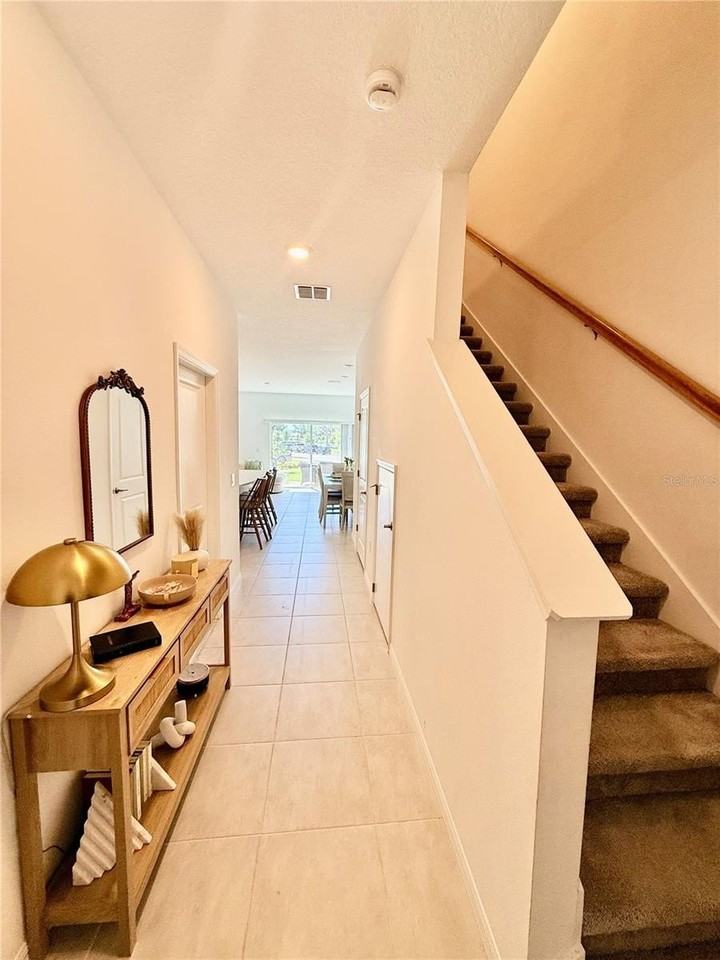 1422 Anchor Bend Way - Photo 3 of 37