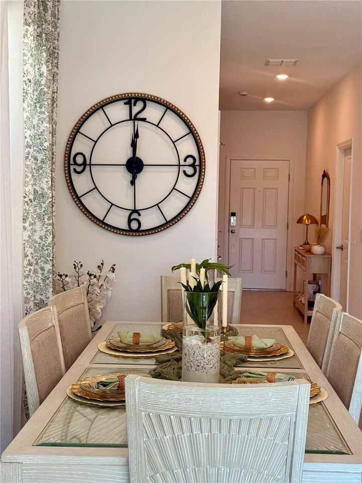 1422 Anchor Bend Way - Photo 4 of 37