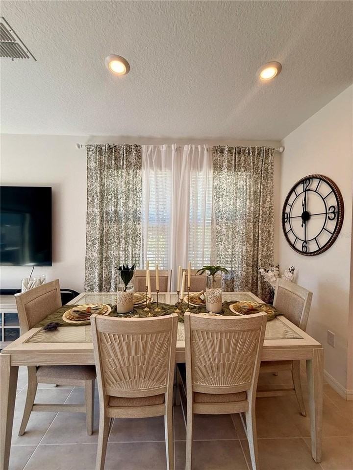 1422 Anchor Bend Way - Photo 5 of 37