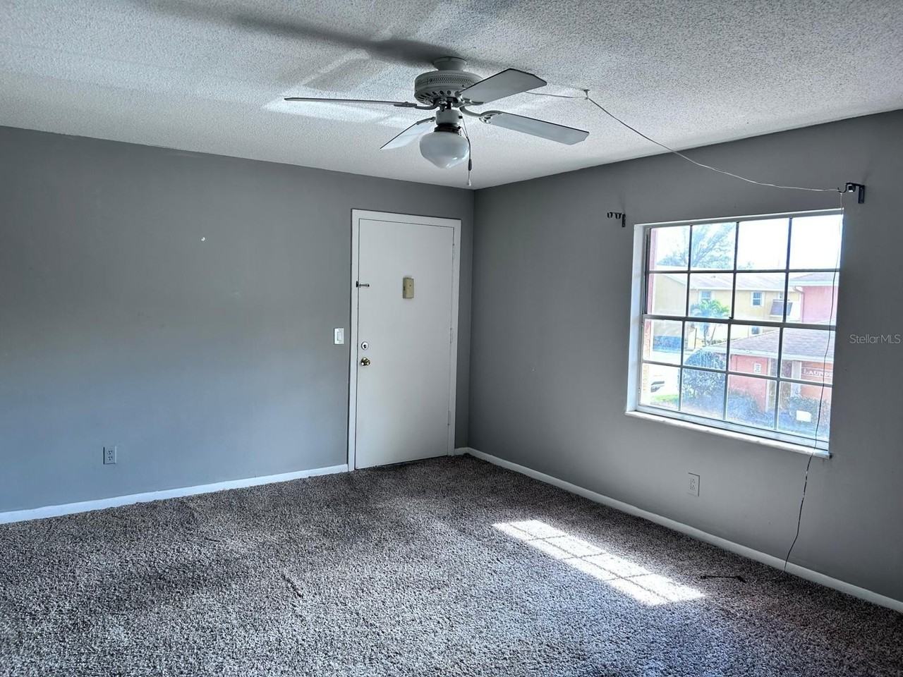 1625 W Oak Ridge Rd #C - Photo 4 of 11