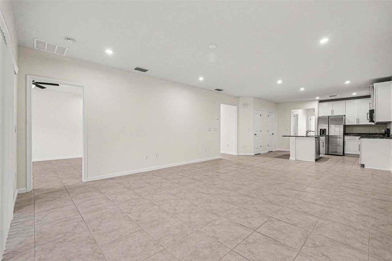18267 Turning Leaf Cir - Photo 6 of 38